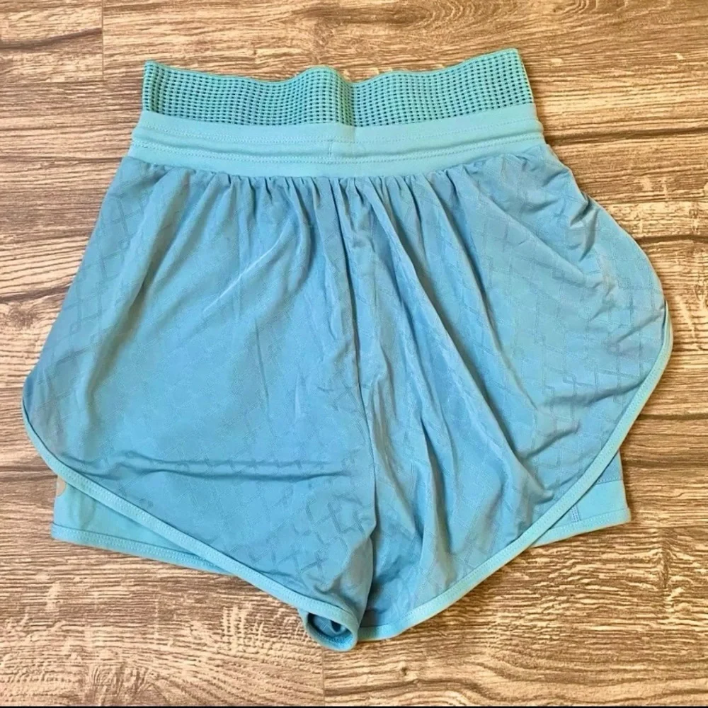 Gymshark Geo mesh two in one shorts in blue‎ size xs